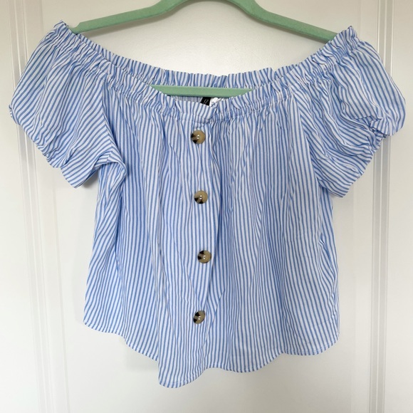 Off the shoulder button down blouse - Picture 4 of 4